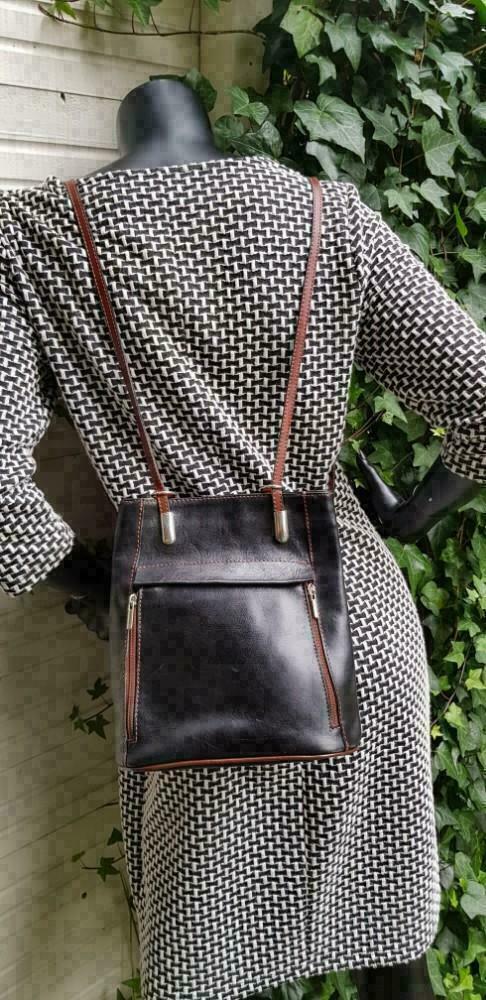 D639: bruin lederen rugzaktasje / schoudertas zeer fraai, Sieraden, Tassen en Uiterlijk, Tassen | Damestassen, Zo goed als nieuw