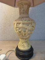 Aziatische lamp met uitgesneden voet, Ophalen of Verzenden