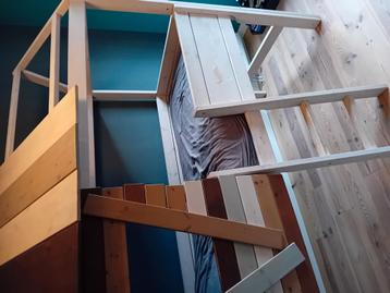 Lifetime halfhoog slaper boomhut beschikbaar voor biedingen