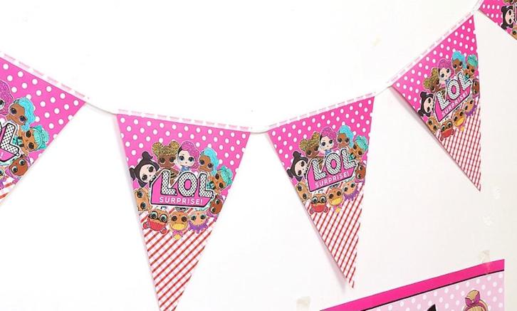 Nieuw !  L.O.L. LOL vlaggenlijn. Versiering, Hobby en Vrije tijd, Feestartikelen, Nieuw, Versiering, Verjaardag, Ophalen of Verzenden