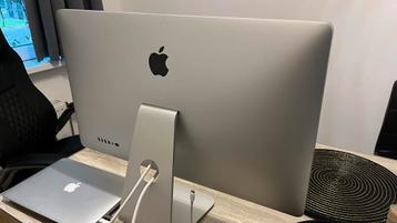 Apple Thunderbolt Display 27" + USB-C Adapter beschikbaar voor biedingen