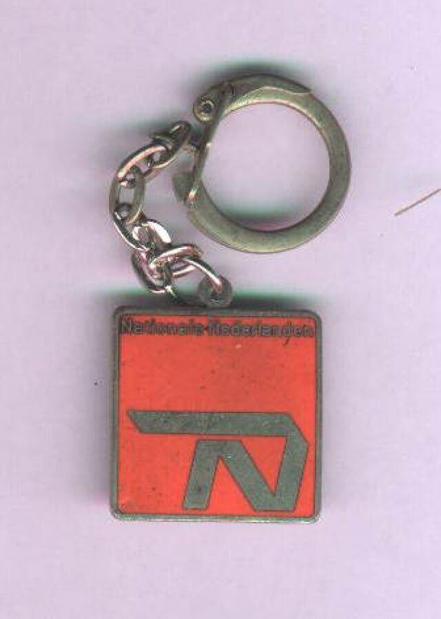 oude sleutelhanger emaille NATIONALE NEDERLANDEN, Verzamelen, Ophalen of Verzenden, Gebruikt, Gebruiksvoorwerp