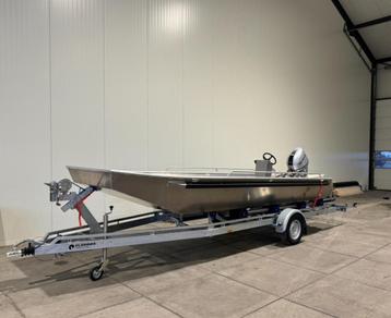 Nieuwe zelflozende aluminium boot 6 meter 60pk