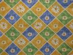 Nieuwe vintage lap stof geel groen blauw met margrieten, Geel, Nieuw, Ophalen of Verzenden, 30 tot 120 cm