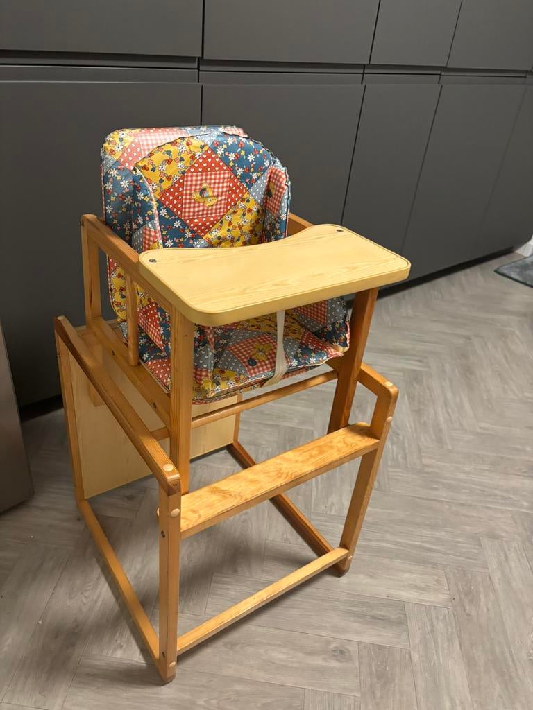 Mooie unieke baby/kinderstoel met tafel, Kinderen en Baby's, Kinderkamer | Tafels en Stoelen, Ophalen, Zo goed als nieuw, Tafel(s) en Stoel(en)