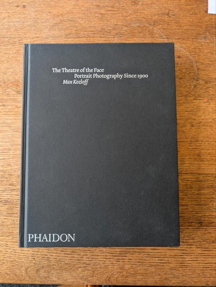 The Theatre of Face - Portrait Photography Since 1900, Boeken, Kunst en Cultuur | Fotografie en Design, Nieuw, Fotografen, Ophalen of Verzenden
