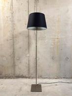 Vloerlamp met cilindervormige kap – hoogte verstelbaar, Ophalen, Zo goed als nieuw, Metaal, 150 tot 200 cm