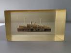 Zilveren ADM droogdok miniatuur in kunsthars, 1977, Ophalen of Verzenden, Gebruikt, Motorboot