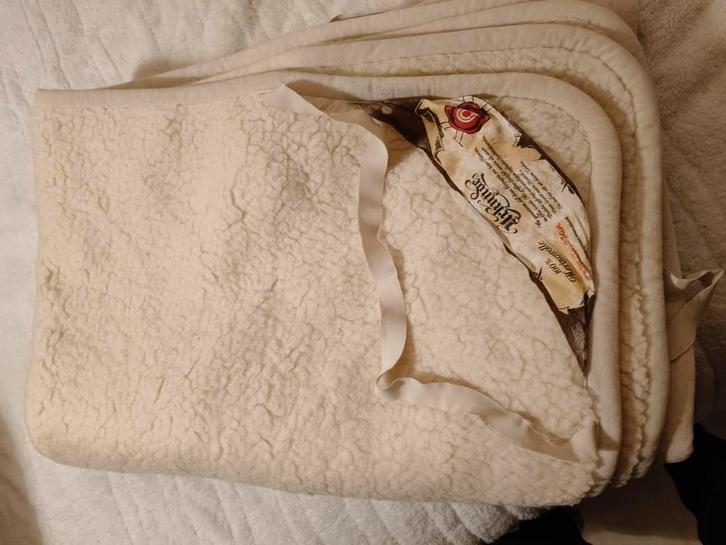 een lekkere wollen deken voor over het matras, Huis en Inrichting, Woonaccessoires | Plaids en Woondekens, Ophalen of Verzenden