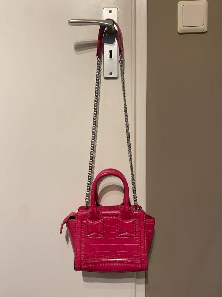 ZARA fuchsia roze krokodillen zilveren ketting schouder tas, Sieraden, Tassen en Uiterlijk, Tassen | Damestassen, Zo goed als nieuw