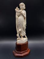 Prachtig gesneden chinees beeldje, Antiek en Kunst, Ophalen of Verzenden