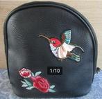zwarte schouder / rug tas met bloem en kolibrie, Sieraden, Tassen en Uiterlijk, Tassen | Schoudertassen, Ophalen of Verzenden