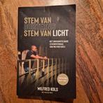 Stem van Duisternis, Stem van Licht - Wilfred Kols, Boeken, Ophalen of Verzenden, Zo goed als nieuw, Wilfred Kols, Religie