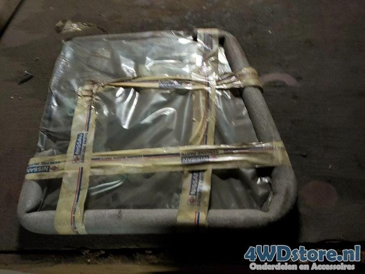 Nissan Patrol 160 260 Ruit Links achter vast raam Lange patr, Auto-onderdelen, Ruiten en Toebehoren, Nissan, Nieuw, Ophalen of Verzenden