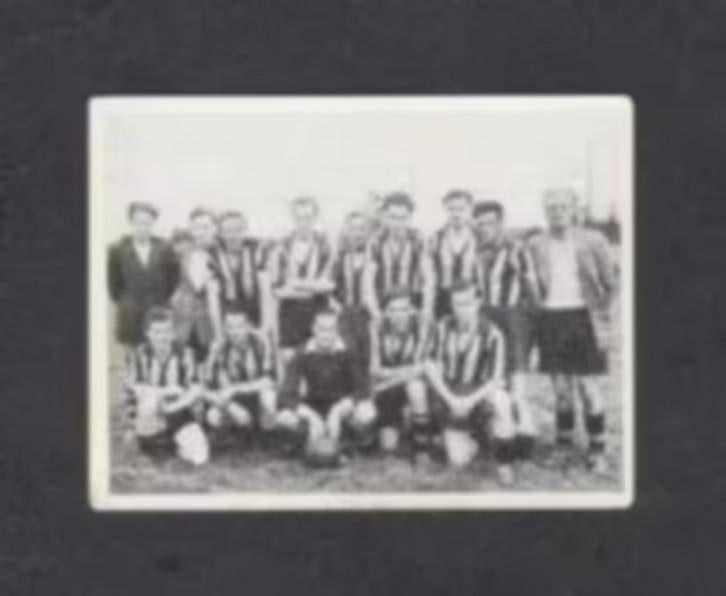 Voetbalplaatje Baardwijk 1951-1952., Ophalen of Verzenden, Zo goed als nieuw