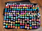Alcohol Markers (374 stuks!), Hobby en Vrije tijd, Tekenen, Ophalen of Verzenden, Zo goed als nieuw, Potlood of Stift