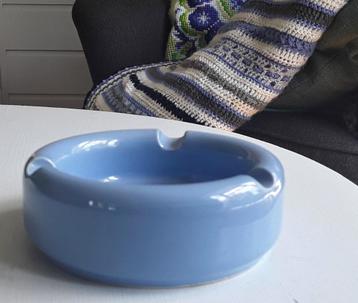 Keramieken asbak in mooi lichtblauw - babyblauw  beschikbaar voor biedingen