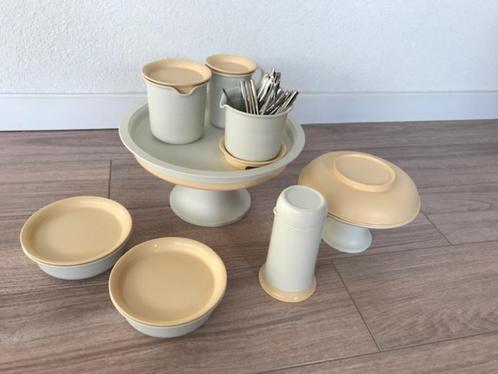 Tupperware: Koffie/thee serveerset, Huis en Inrichting, Keuken | Servies, Zo goed als nieuw, Overige stijlen, Ophalen of Verzenden