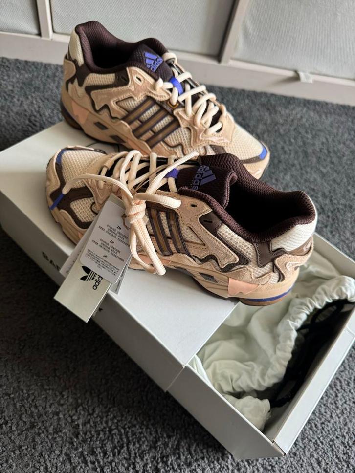 Adidas Response CL Bad Bunny maat 38 - Limited Edition!, Kleding | Dames, Schoenen, Nieuw, Sneakers of Gympen, Bruin, Ophalen of Verzenden