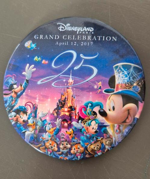 Disneyland Parijs button, 25 jarig bestaan, Verzamelen, Disney, Zo goed als nieuw, Ophalen of Verzenden