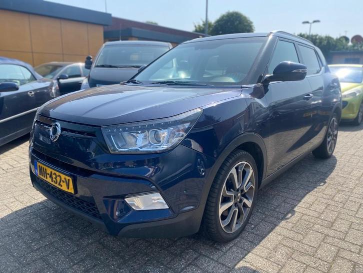 Ssangyong TIVOLI 1.6D SAPPHIRE Full Options Leer Schuifdak C, Auto's, SsangYong, Bedrijf, Tivoli, ABS, Airbags, Bluetooth, Boordcomputer