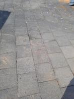 Gratis dikke stoeptegels 30x30x6 cm gratis, Ophalen, Overige typen, Zo goed als nieuw, 10 m² of meer