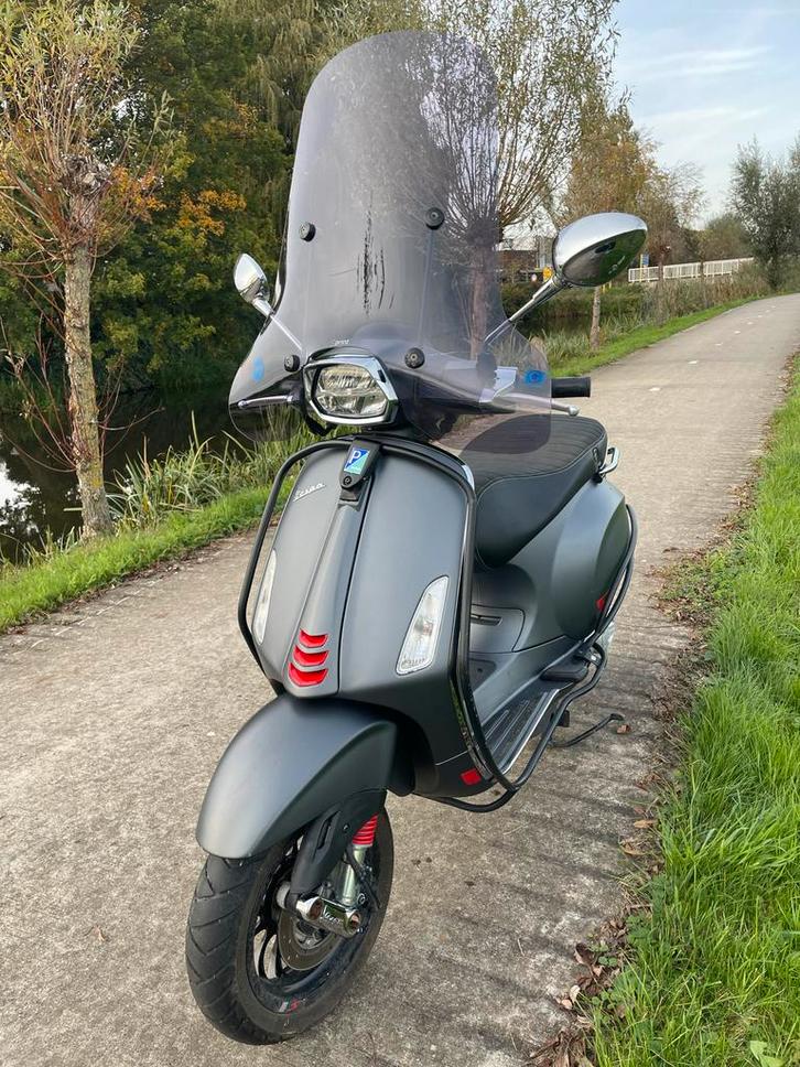 Piaggio Vespa Sprint 2020 - Matt grijs - Weinig KM!, Fietsen en Brommers, Scooters | Vespa, Gebruikt, Overige modellen, Maximaal 25 km/u
