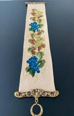 Schellekoord druiven zijde geborduurd koper beslag, Hobby en Vrije tijd, Ophalen of Verzenden