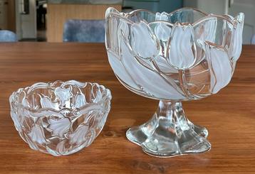 Walther glas grote voetschaal en kom bloemen beschikbaar voor biedingen