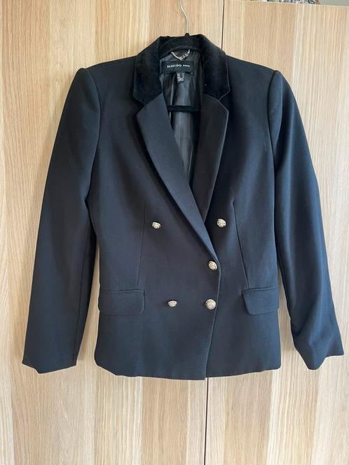 Mango colbert  schoudervulling, velvet kraag en sierknoppen, Kleding | Dames, Jassen | Zomer, Verzenden