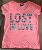 Zalm kleurig t-shirt merk 2-Bizzy maat tekst Lost in love, Maat 38/40 (M), Ophalen of Verzenden, Zo goed als nieuw, Korte mouw