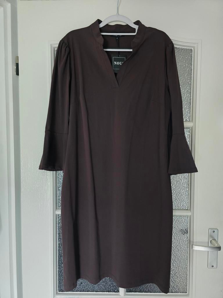 Nieuw Nous travel L jurk bruin, Kleding | Dames, Jurken, Ophalen of Verzenden, Nieuw, Bruin, Onder de knie
