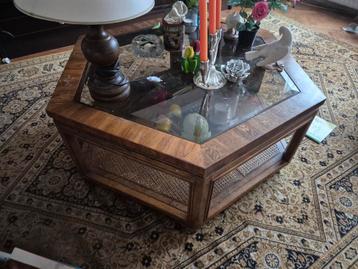Zeshoekige salontafel geslepen glas uiterlijk 16/11 ophalen  beschikbaar voor biedingen