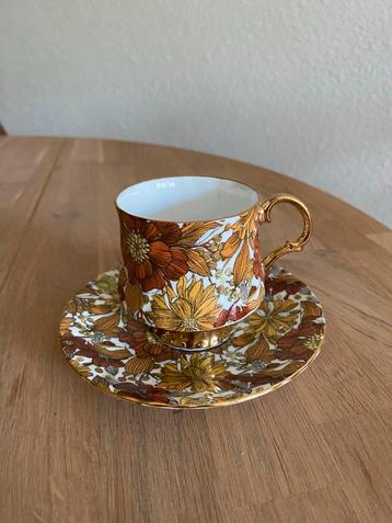 Elizabethan Fine Bone China Kop en Schotel beschikbaar voor biedingen