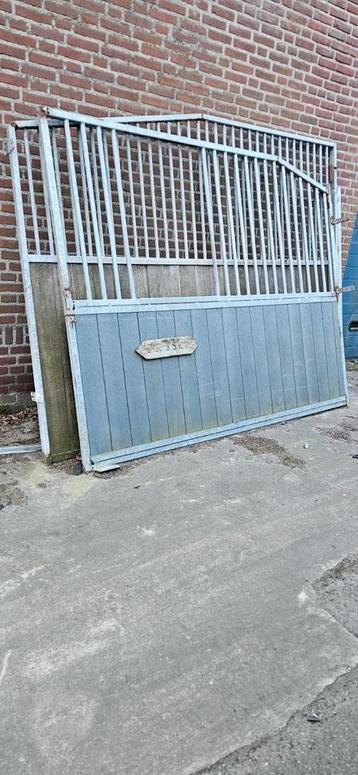 2x zijwand paarden stal.  beschikbaar voor biedingen