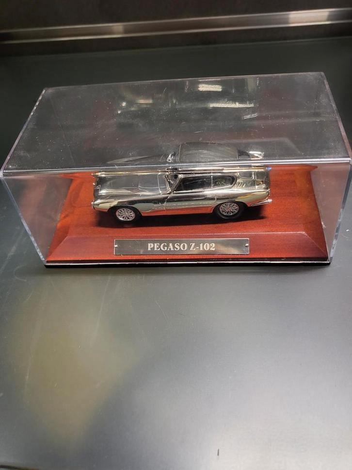 Pegaso Z-102 Modelauto - Zilver - Vitrine, Hobby en Vrije tijd, Modelbouw | Auto's en Voertuigen, Zo goed als nieuw, Auto, Ophalen of Verzenden