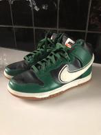 Nike Dunk High "Chenille Swoosh”, Kleding | Dames, Schoenen, Ophalen of Verzenden, Zo goed als nieuw, Sneakers of Gympen