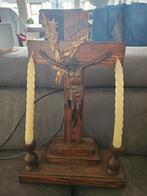 Antiek kruisbeeld met kandelaars en kaarsen, Antiek en Kunst, Antiek | Religie, Ophalen of Verzenden