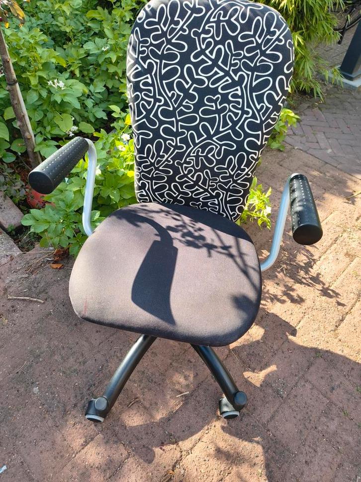 Ikea Bureaustoel Zwart/Wit Design, Huis en Inrichting, Bureaustoelen, Gebruikt, Bureaustoel, Zwart, Ophalen