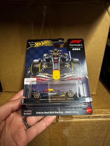 Hot Wheels Formula 1 Oracle Red Bull Racing RB20 #11 beschikbaar voor biedingen