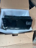 Originele Seat Ibiza Radio 2012 + Ombouw Plastic, Auto diversen, Autoradio's, Ophalen, Zo goed als nieuw