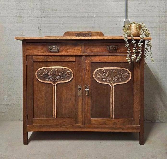 Antieke sleetse eiken Art Deco commode vintage dressoir kast, Antiek en Kunst, Curiosa en Brocante, Ophalen of Verzenden