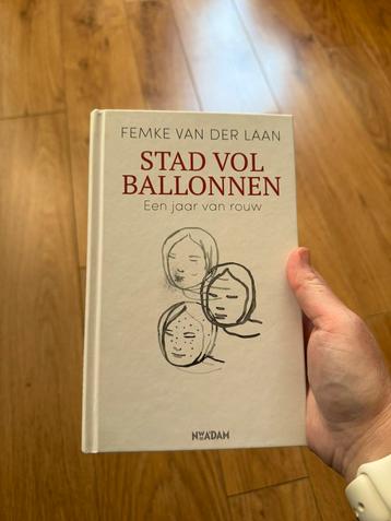 Femke van der Laan - Stad vol ballonnen beschikbaar voor biedingen