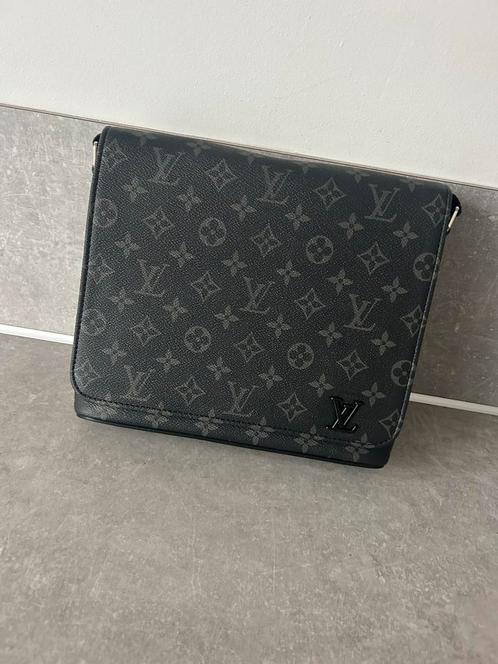 Louis vuitton schoudertas, Sieraden, Tassen en Uiterlijk, Tassen | Schoudertassen, Nieuw, Zwart, Verzenden
