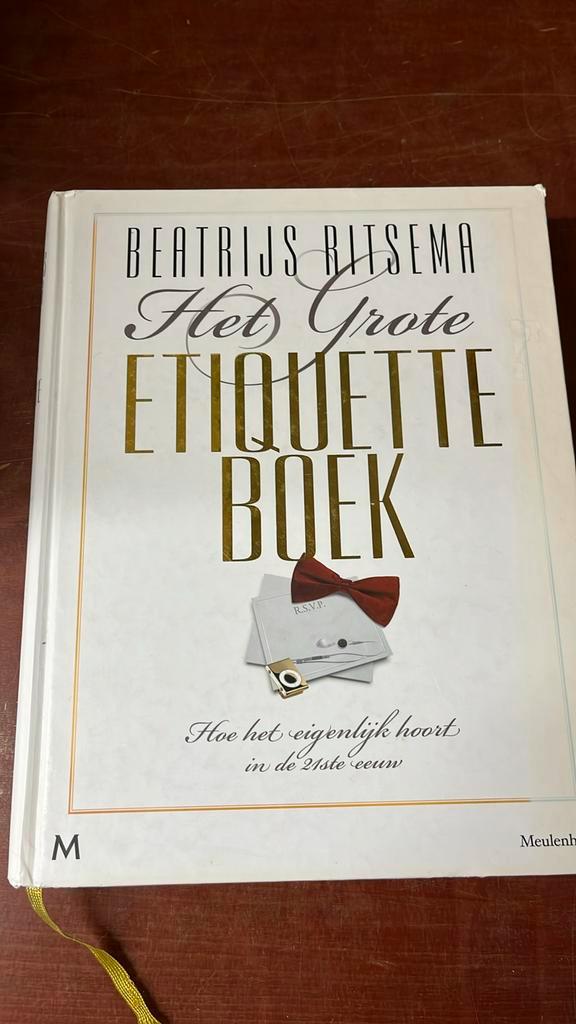 Beatrijs Ritsema - Het Grote Etiquetteboek, Boeken, Mode, Zo goed als nieuw, Overige onderwerpen, Ophalen of Verzenden