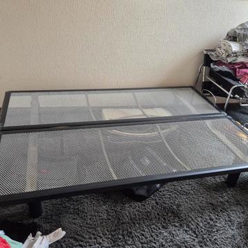 éénpersoonsbedden van Avek, mogen samen of los van elkaar

 beschikbaar voor biedingen