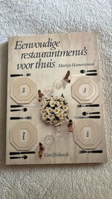 Eenvoudige restaurantmenu’s voor thuis. beschikbaar voor biedingen