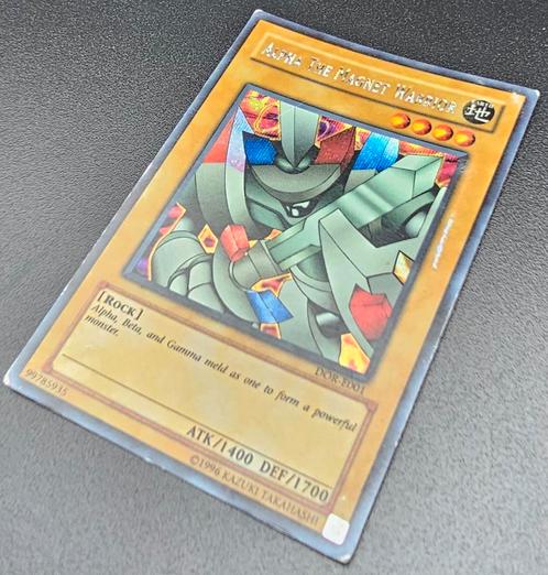 Yu-Gi-Oh! Kaart Alpha The Magnet Warrior DOR-E001 Holo, Hobby en Vrije tijd, Verzamelkaartspellen | Yu-gi-Oh!, Zo goed als nieuw
