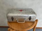 Antieke aluminium Russische EHBO koffer met rood kruis, Ophalen of Verzenden