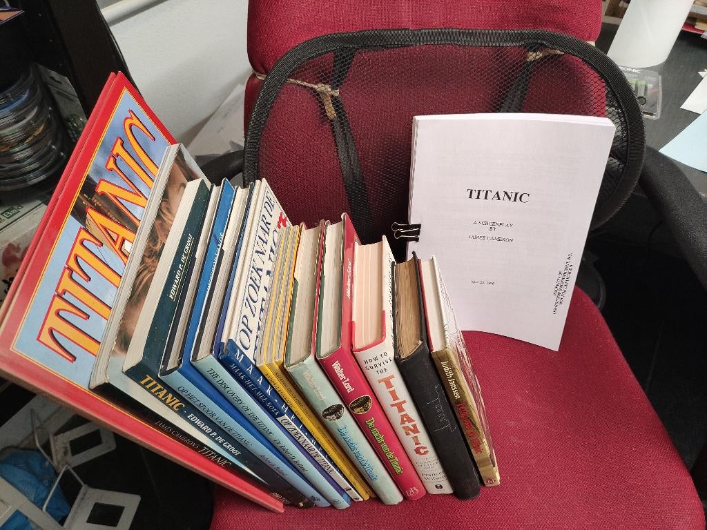 Titanic boeken, origineel filmscript, bouwplaten, etc., Verzamelen, Scheepvaart, Ophalen of Verzenden, Zo goed als nieuw, Boek of Tijdschrift